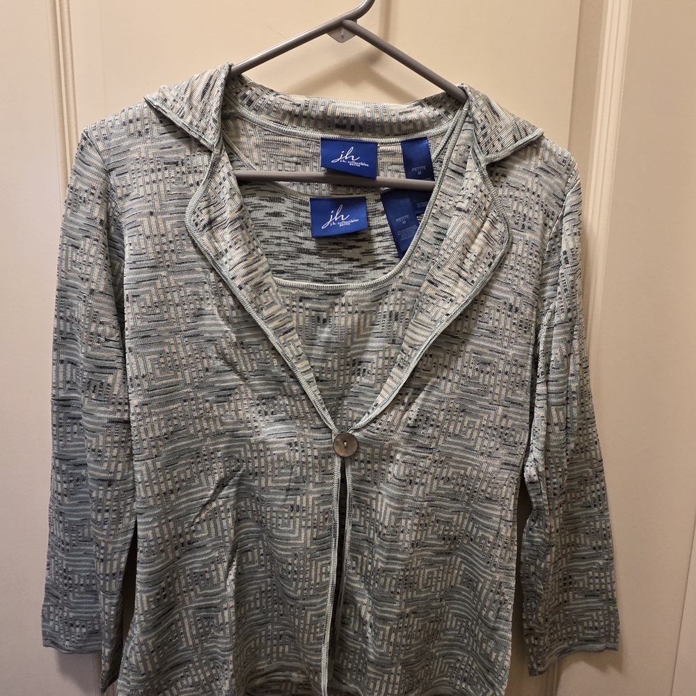 JH Collectibles Textured Gray Blazer